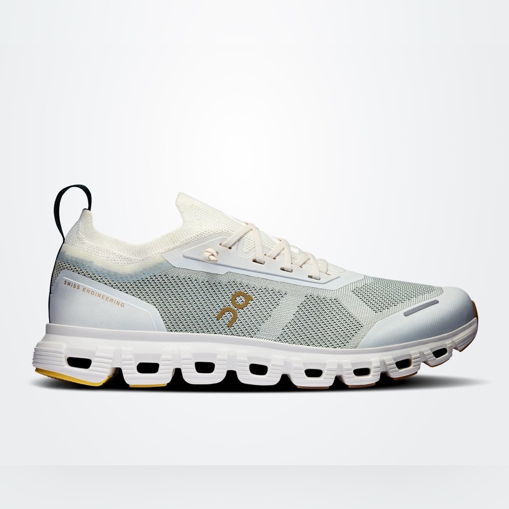 On Cloud 6 Versa Sneakers in Ice/Spirulina